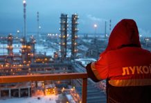 Ρωσία: Η πετρελαϊκή συμφωνία μείωσης παραγωγής ίσως πλήξει την οικονομία