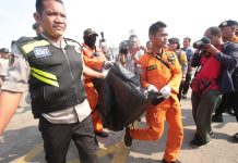 Κανένας επιζών από την πτήση της Lion Air – Η τελευταία φωτογραφία μέσα από το αεροπλάνο