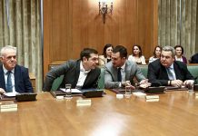 Ο Τσίπρας ζήτησε από τον Καμμένο να δεσμευτεί πως δεν θα ρίξει την κυβέρνηση