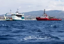 Ελεύθερος με περιοριστικούς όρους ο καπετάνιος του φεριμπότ που προσάραξε στα Νέα Στύρα