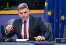 Στο ΠΑΣΟΚ ο ευρωβουλευτής Νικόλας Φαραντούρης