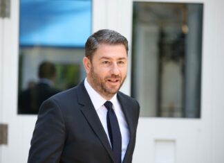 Ν. Ανδρουλάκης κατά της κυβέρνησης: Θεσμική παρακμή και την υπονόμευση του κράτους δικαίου