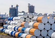 Κάθετη πτώση στην τιμή του πετρελαίου μετά την ανακοίνωση για άνοιγμα του Στενού του Χορμούζ