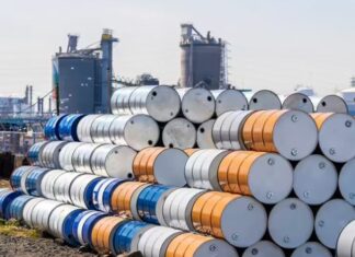 Κάθετη πτώση στην τιμή του πετρελαίου μετά την ανακοίνωση για άνοιγμα του Στενού του Χορμούζ