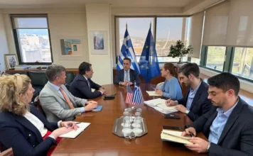 Ο κάθετος διάδρομος στο επίκεντρο της συνάντησης Παπασταύρου – Volz