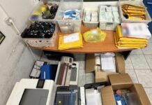 Εξαρθρώθηκε σπείρα που έφτιαχνε πλαστά διαβατήρια και διακινούσε μετανάστες – Πάνω από 1 εκατ. ευρώ τα κέρδη