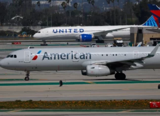 ΗΠΑ: Δεν προχωράει η συγχώνευση United Airlines – American Airlines