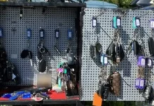 Βούλα: Έπαιρναν αμοιβή χωρίς απόδειξη για να παρκάρουν αυτοκίνητα… στον δρόμο