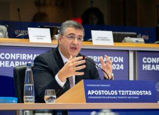 Απ. Τζιτζικώστας: Δεν υπάρχουν ούτε αναμένονται ελλείψεις αεροπορικών καυσίμων στην Ευρώπη
