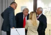 Ντ. Τραμπ: «Η Μελόνι με ικέτεψε να βγάλουμε φωτογραφία» – Διαψεύδει η Ιταλίδα πρωθυπουργός