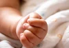 Σε σοβαρή κατάσταση στη ΜΕΘ βρέφος τεσσάρων μηνών που τραυματίστηκε σε τροχαίο στο Κρανίδι