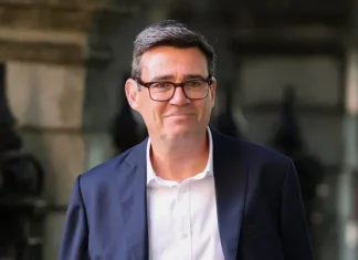 Βρετανία: Νέος ηγέτης των Εργατικών ο Άντι Μπέρναμ – Οι πρώτες δηλώσεις του