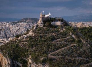 Σε επιφυλακή ο Δήμος Αθηναίων για τον κίνδυνο πυρκαγιών – Κλείνουν οι λόφοι Λυκαβηττού και Φινόπουλου