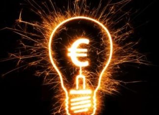 Ρεύμα 2025: Οι μεγάλοι «κερδισμένοι» και οι ακριβότεροι πάροχοι – Η πρώτη ετήσια αξιολόγηση της ΡΑΑΕΥ αλλάζει τα δεδομένα στην αγορά ηλεκτρικής ενέργειας