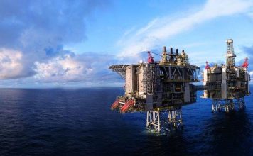 Την έκδοση νέων αδειών για γεωτρήσεις ορυκτών καυσίμων στη Βόρεια Θάλασσα εξετάζει η Βρετανία