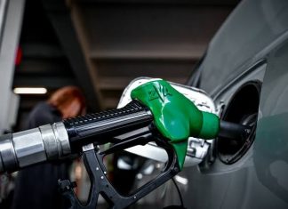 Πετρέλαιο κίνησης: Παρατείνεται και τον Σεπτέμβριο η επιδότηση των 10 λεπτών ανά λίτρο
