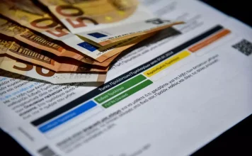 Κοινωνικό Οικιακό Τιμολόγιο: Αντίστροφη μέτρηση για τις αιτήσεις – Δείτε αν δικαιούστε φθηνότερο ρεύμα