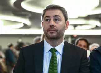 Συνάντηση Ανδρουλάκη με παραγωγικούς φορείς της Β. Ελλάδας – Αιχμές κατά της κυβέρνησης για ακρίβεια και «Ασπίδα του Αχιλλέα»