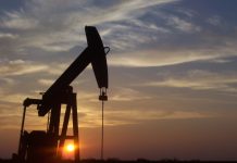 Πετρέλαιο: Ανάσα με το Brent στα 106 δολάρια – Το «όπλο» της Σαουδικής Αραβίας και ο φόβος των Στενών του Ορμούζ